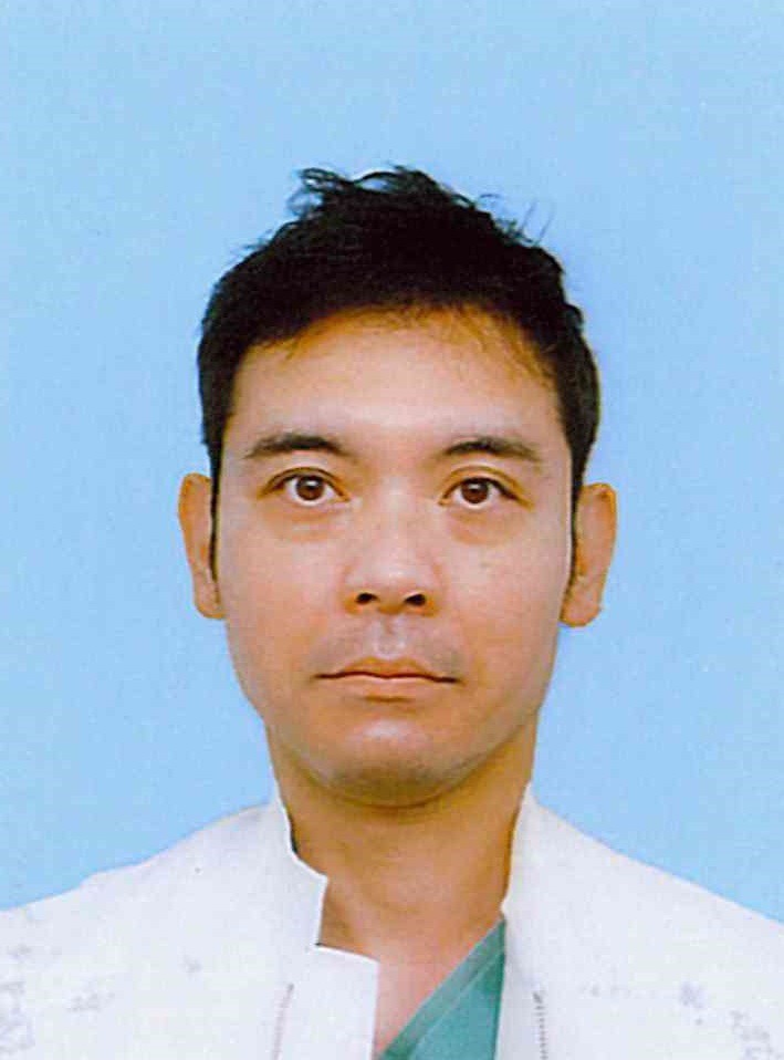 成岡 健人 写真